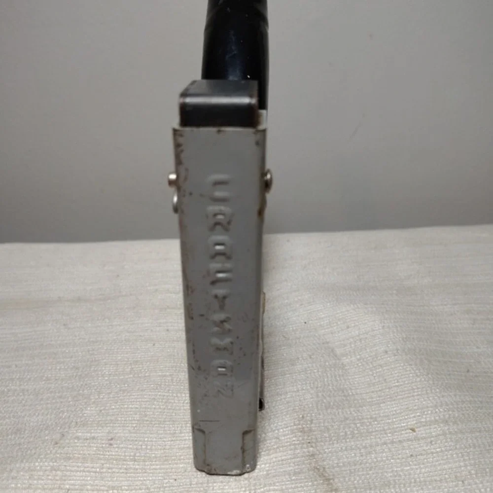 Vintage Craftsman Heavy Duty Staple Gun 6844-M2 USA Hand Stapler Model 050 WORKS